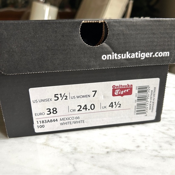 Onitsuka Tiger Limited Edition White Custom Sneakers Womens size 7 NWT - Picture 3 of 10